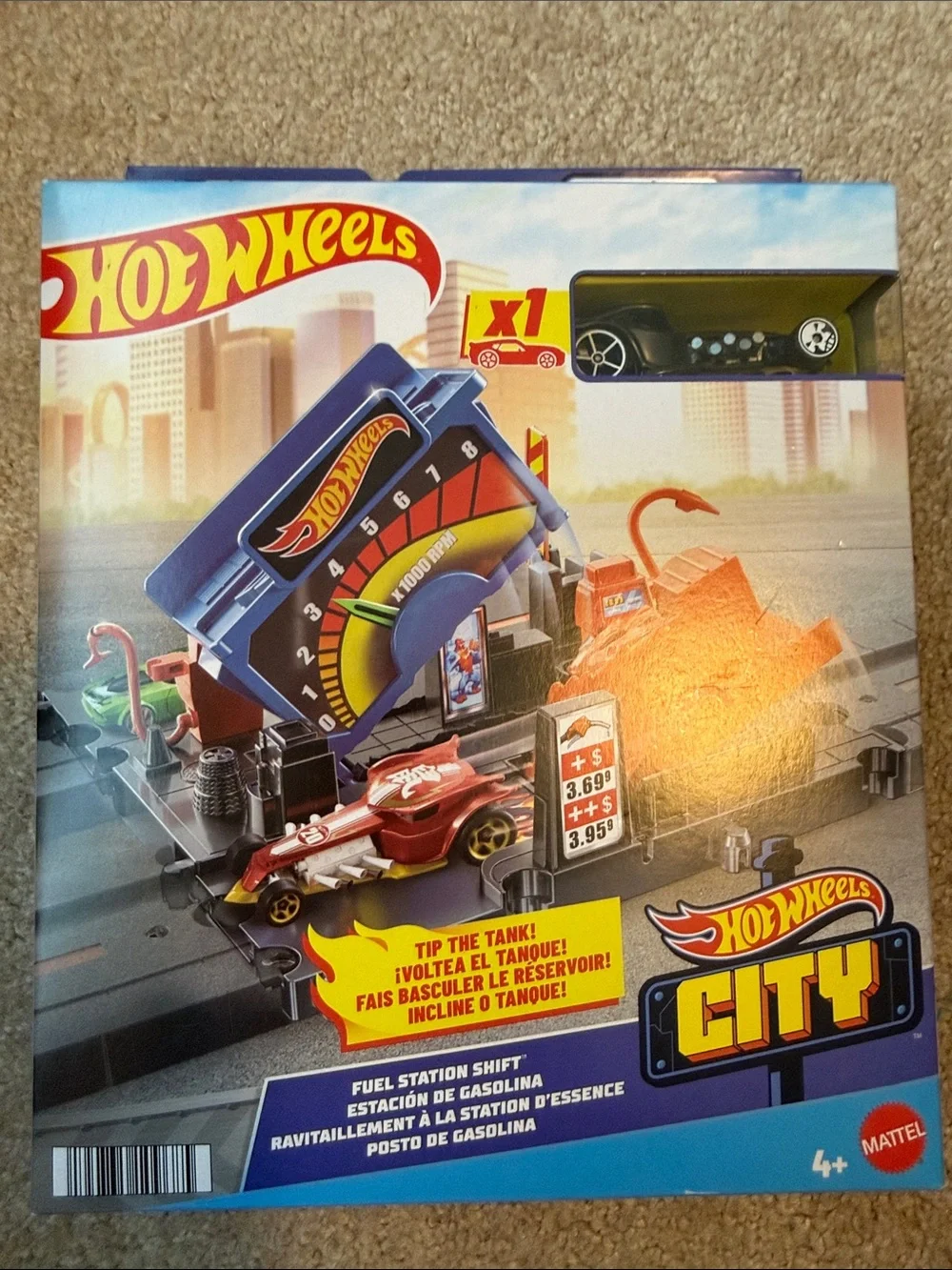 Hot  Wheels 2 pack Dino Launcher and Fuel Station